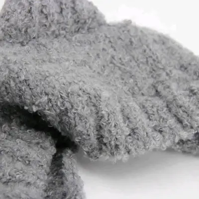 Gorro de lana gris con orejas de oso - miniatura 3