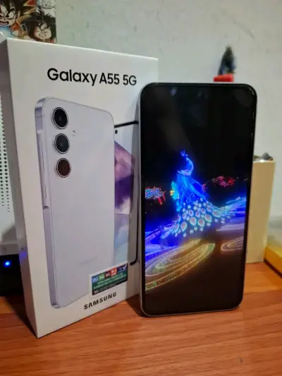 Samsung Galaxy A55 5G con caja original - miniatura 1