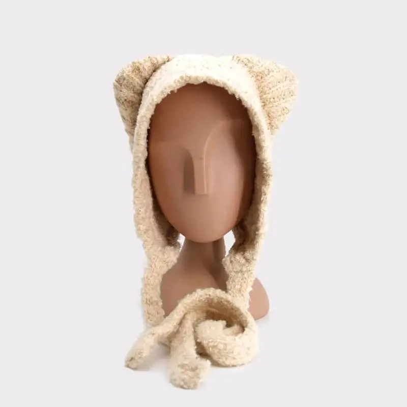 Gorro de lana crema con orejas
