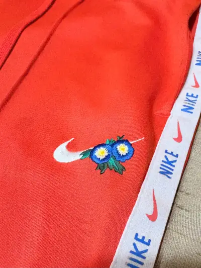 Buzo NIKE talla M - miniatura 2