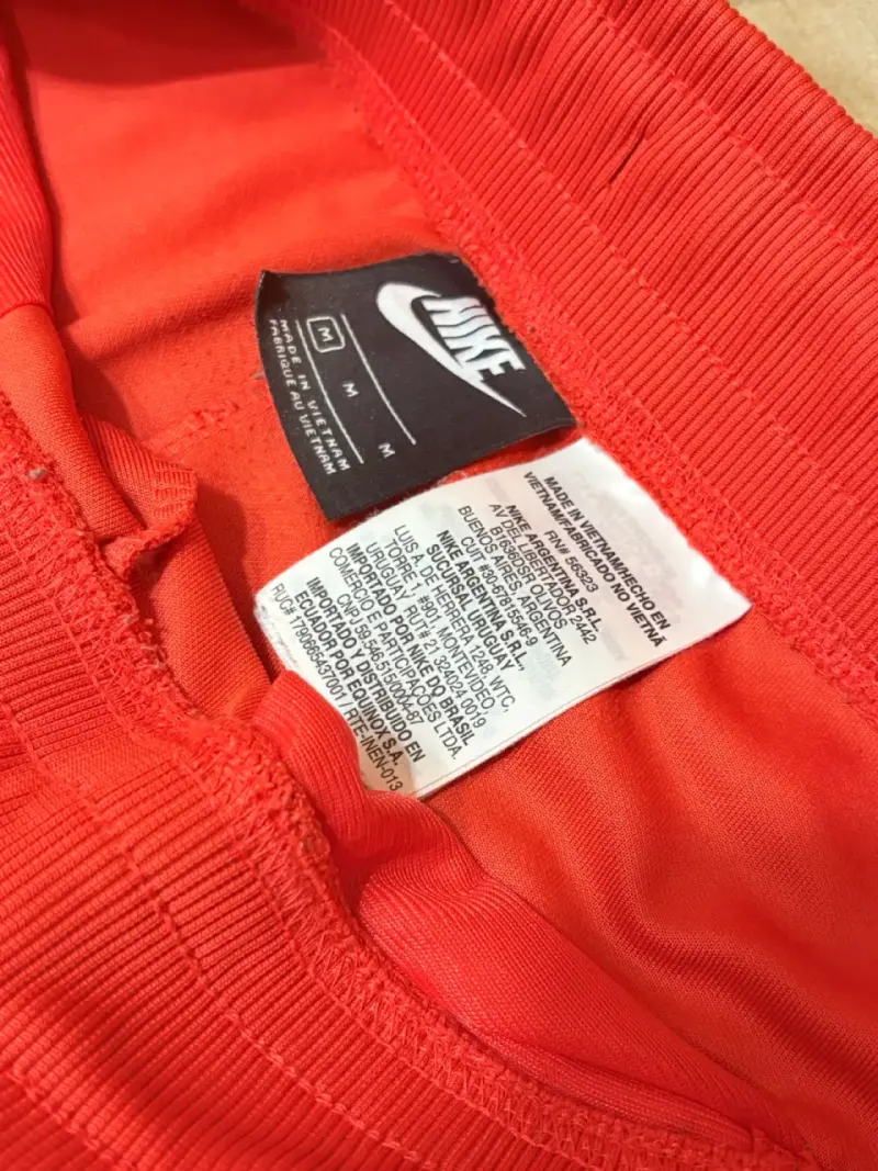 Buzo NIKE talla M - 3