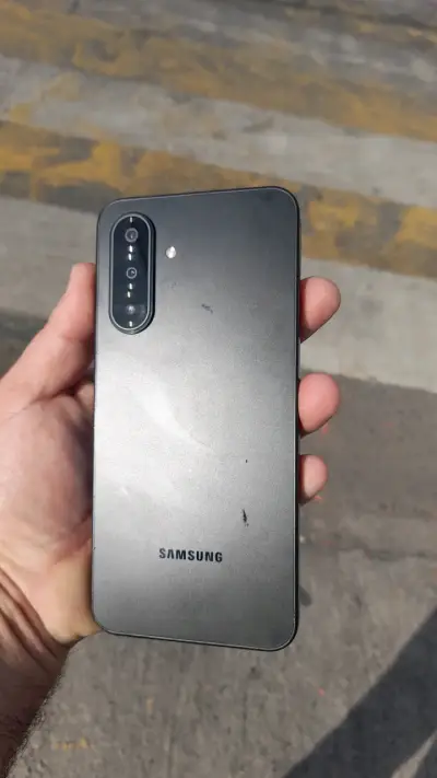 Smartphone Samsung Galaxy en buen estado - miniatura 3