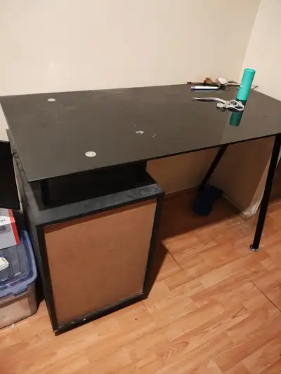Escritorio de vidrio para computador - miniatura 2