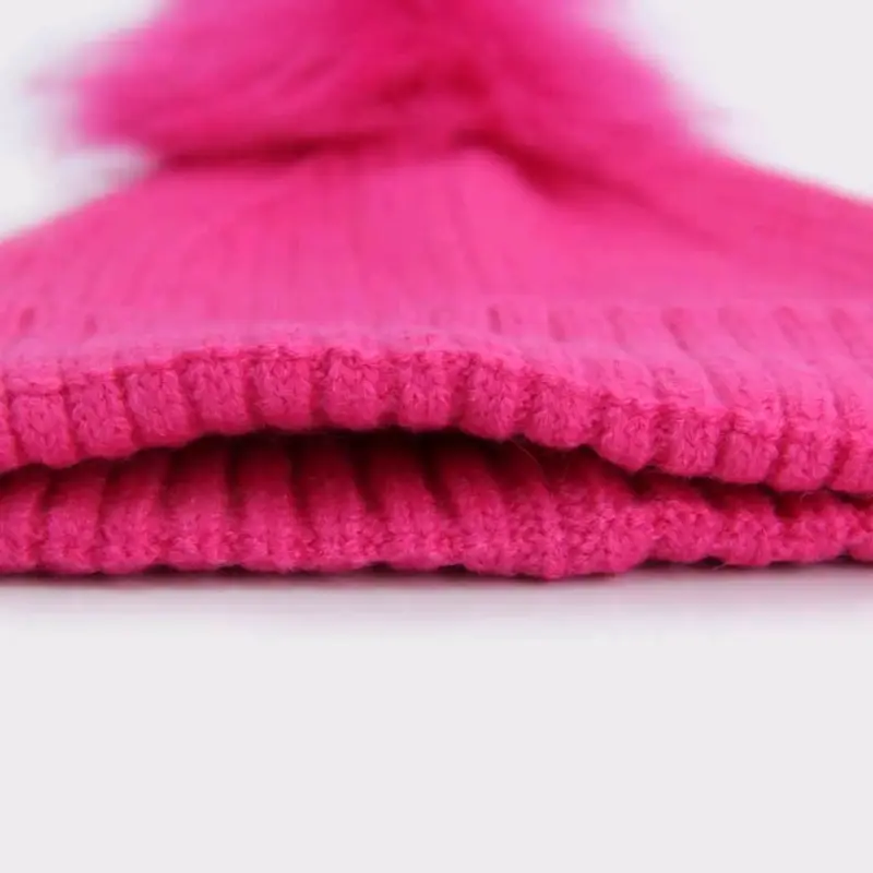 Gorro de lana rosa con pompón - 4