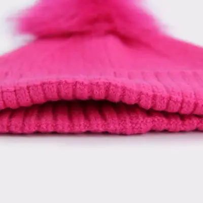 Gorro de lana rosa con pompón - miniatura 4