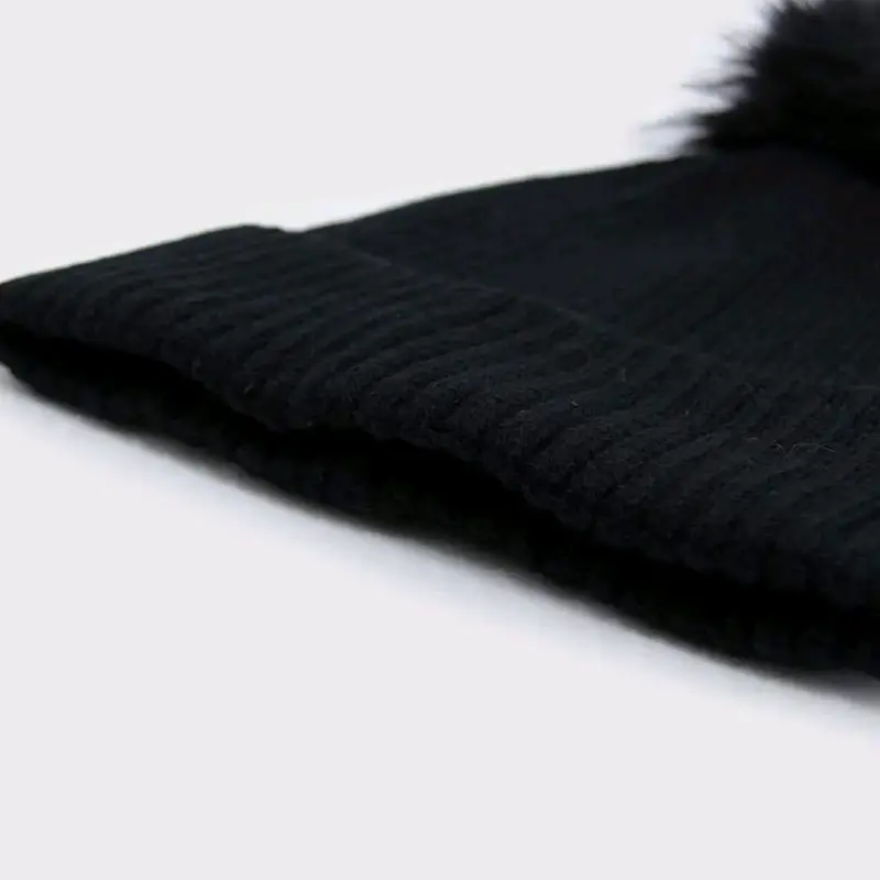 Gorro de lana negro con pompón - 3