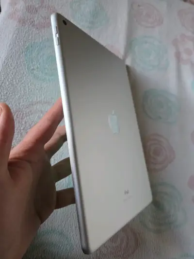iPad de 8va generacion(32gb) - miniatura 3
