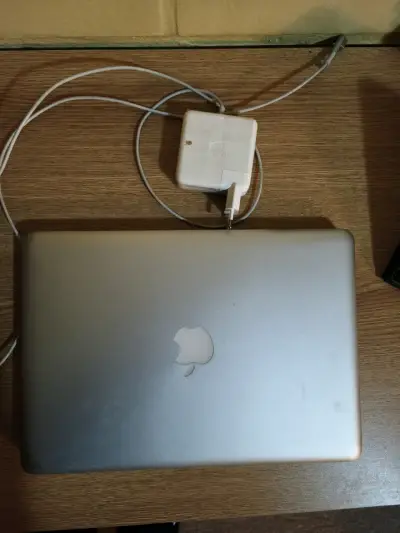 MacBook Pro 13 pulgadas Mid 2012 con cargador - miniatura 1