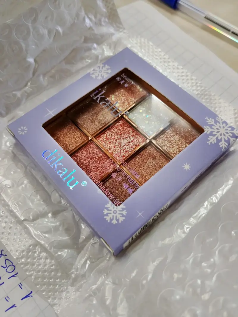 Paleta de Sombras Brillantes Dikalú 9 Colores - 3