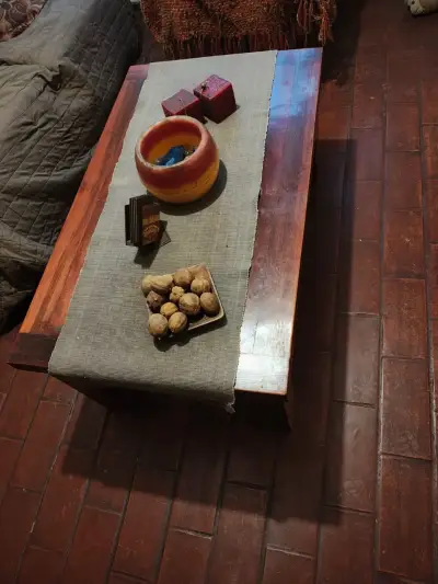 Mesa de centro de madera rústica - miniatura 1