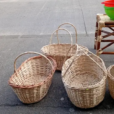 Canastos de mimbre para almacenamiento y decoración - miniatura 1