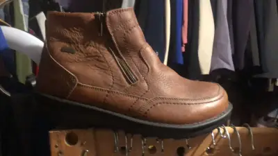 Botines de cuero marrón con cierre lateral - miniatura 1