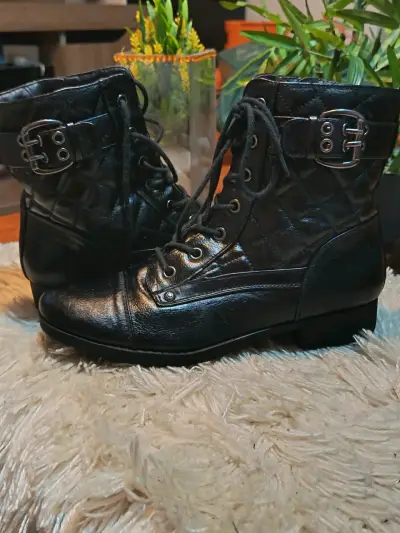 Botines de cuero negro con hebillas y cordones - miniatura 1