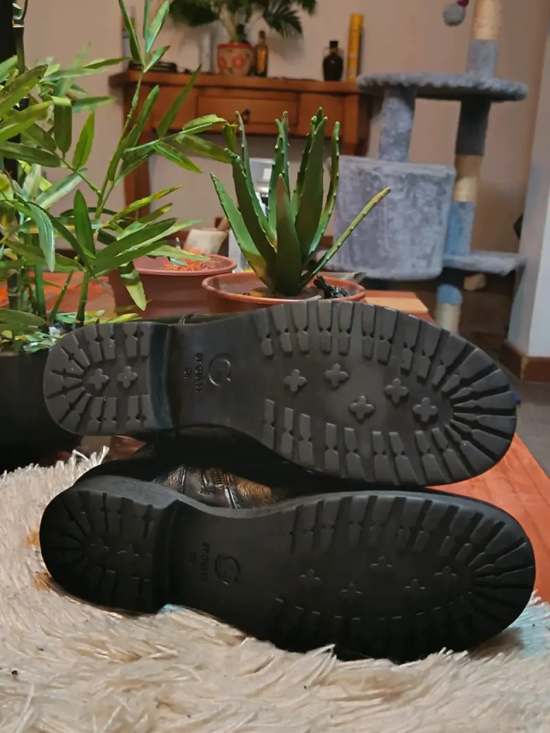 Botines de cuero negro con hebillas y cordones - 3