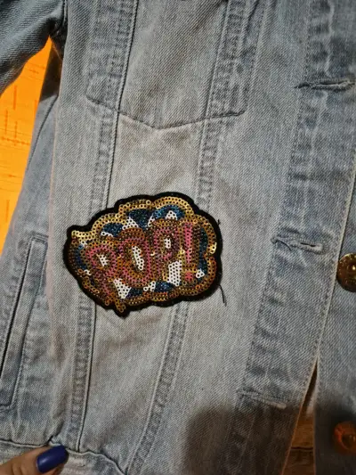 Chaqueta de mezclilla para niña con parches Forever 21 - miniatura 5