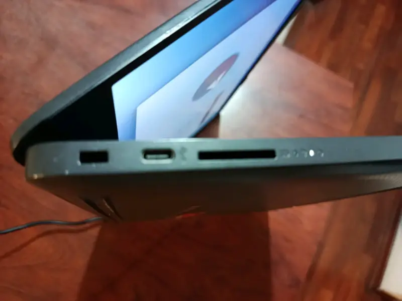 Notebook HP con pantalla de 15 pulgadas - 3