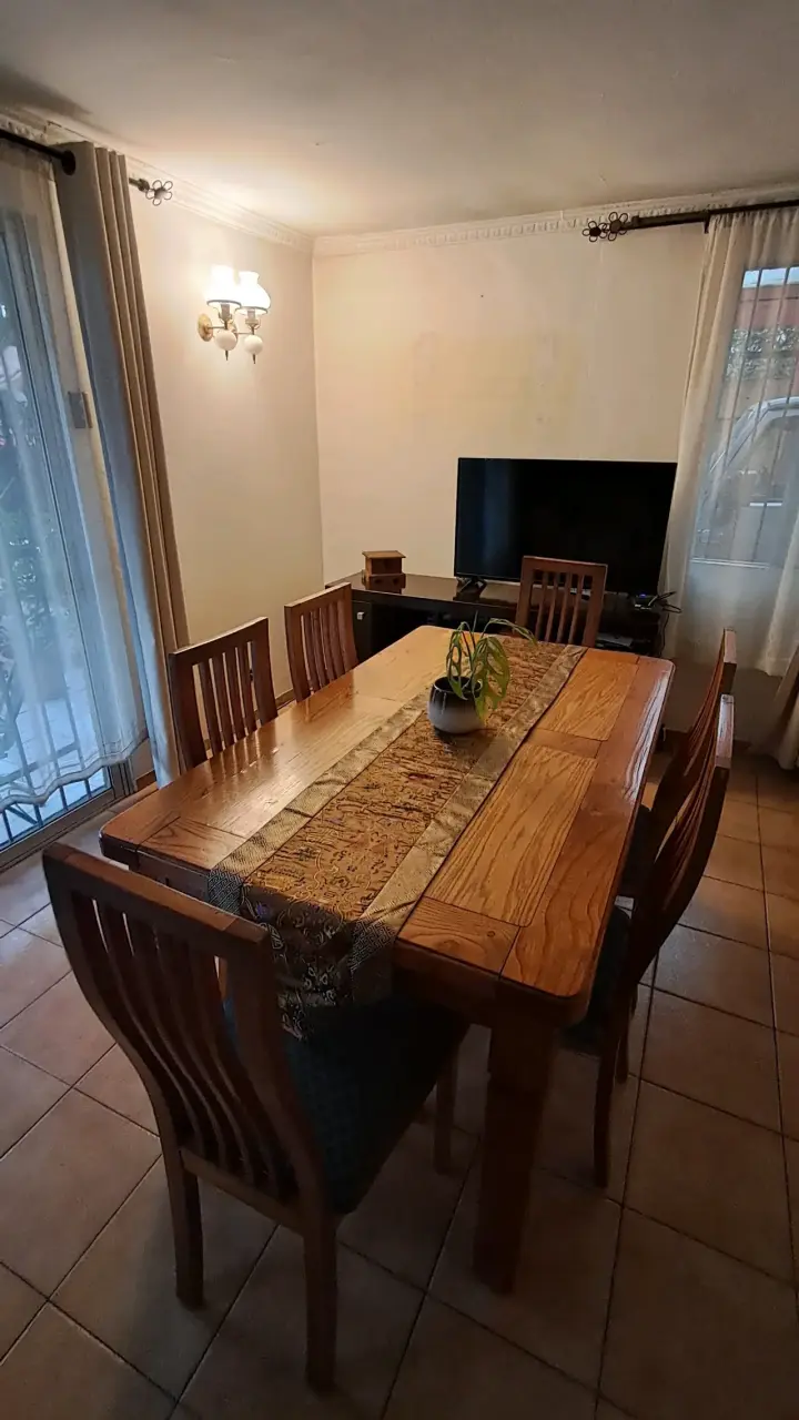 Juego de comedor de madera con 6 sillas - 2
