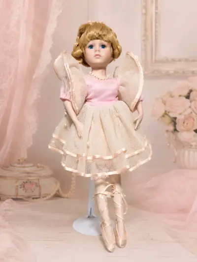 Muñeca de porcelana bailarina ballet colección - miniatura 3