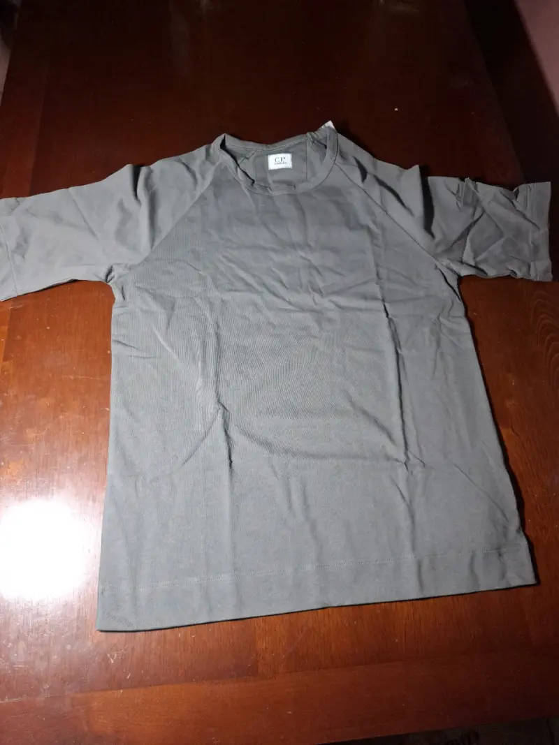 Polera gris Chester perry company talla M