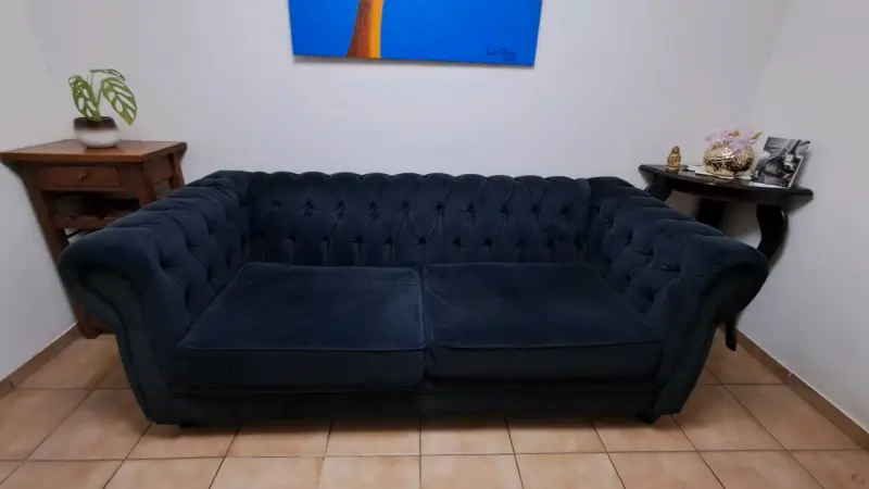 Sofá Chesterfield de terciopelo azul oscuro - 2