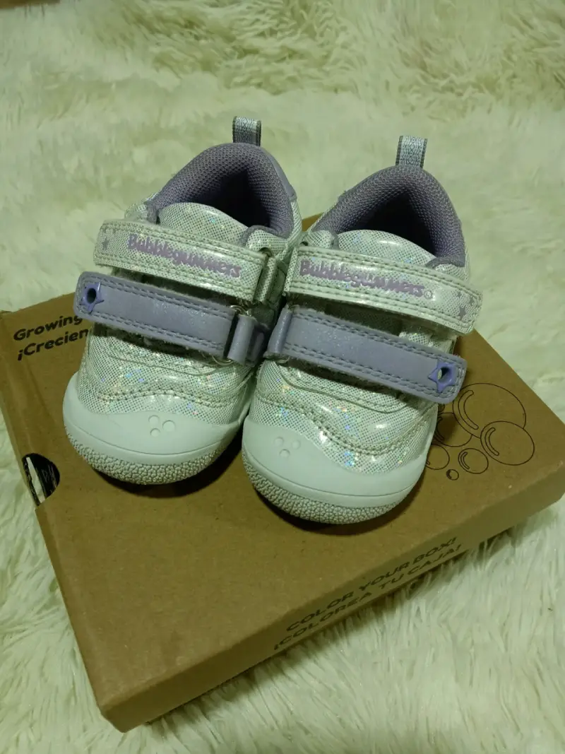 Zapatillas para bebé plateadas Bubblegummers