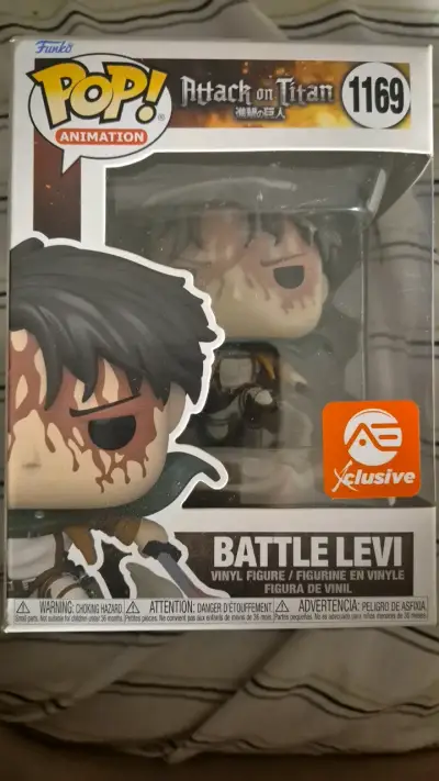 Figura Funko Pop Battle Levi exclusiva - miniatura 1