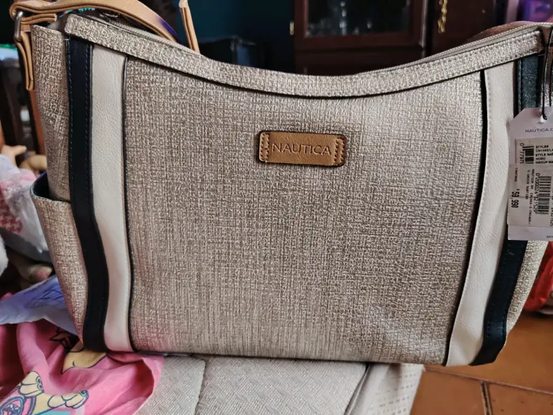Bolso cruzado Nautica beige con detalles negros - 2