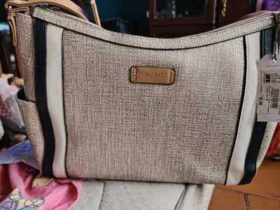 Bolso cruzado Nautica beige con detalles negros - miniatura 2