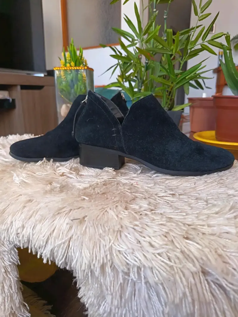 Botines de gamuza negros con tacón bajo - 2