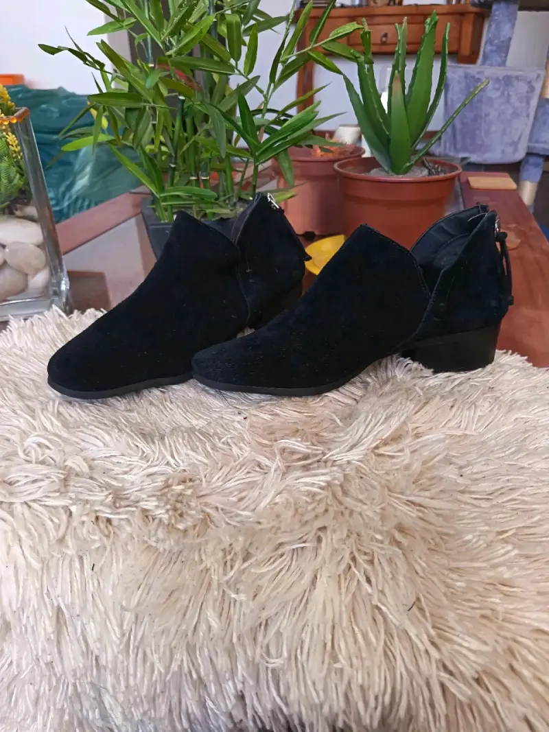 Botines de gamuza negros con tacón bajo - 3