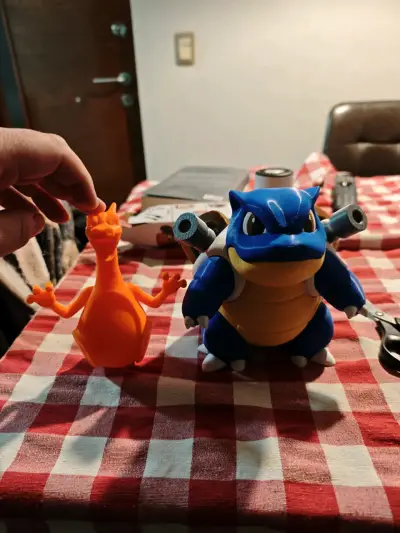 Figuras de acción Pokémon Charizard, Pikachu y más - miniatura 5