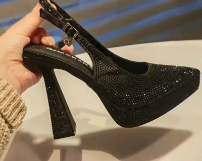 Zapatos de Tacón Alto Negros  Brillantes C Moran - miniatura 2