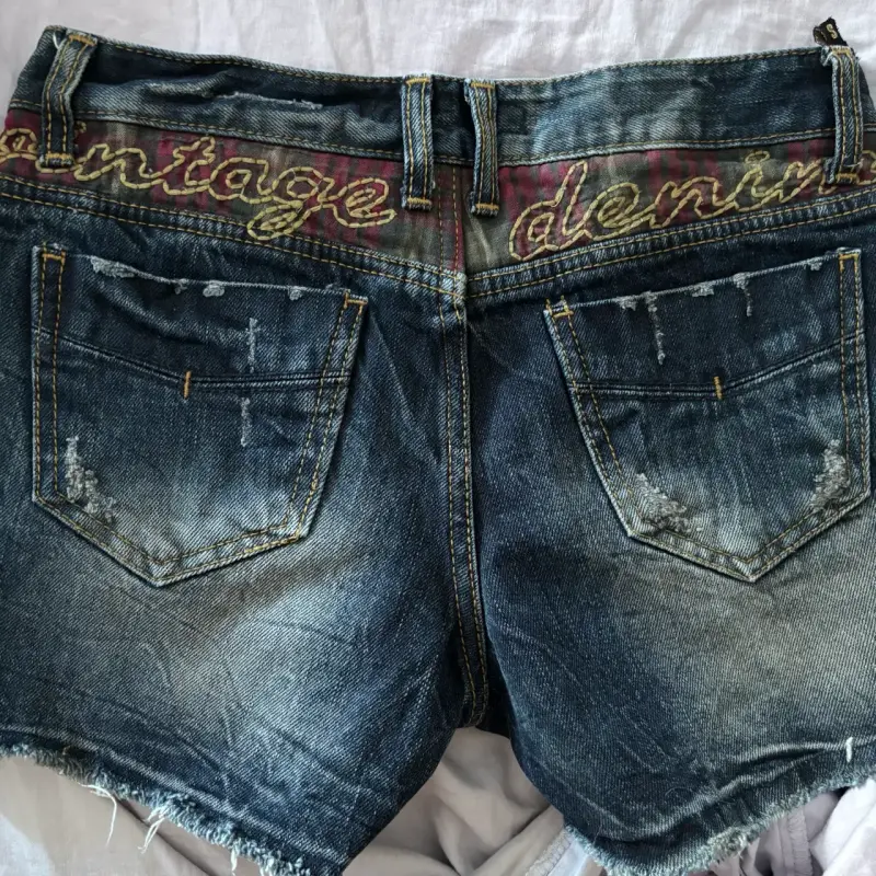 Shorts de mezclilla Blue Stone desgastados - 2