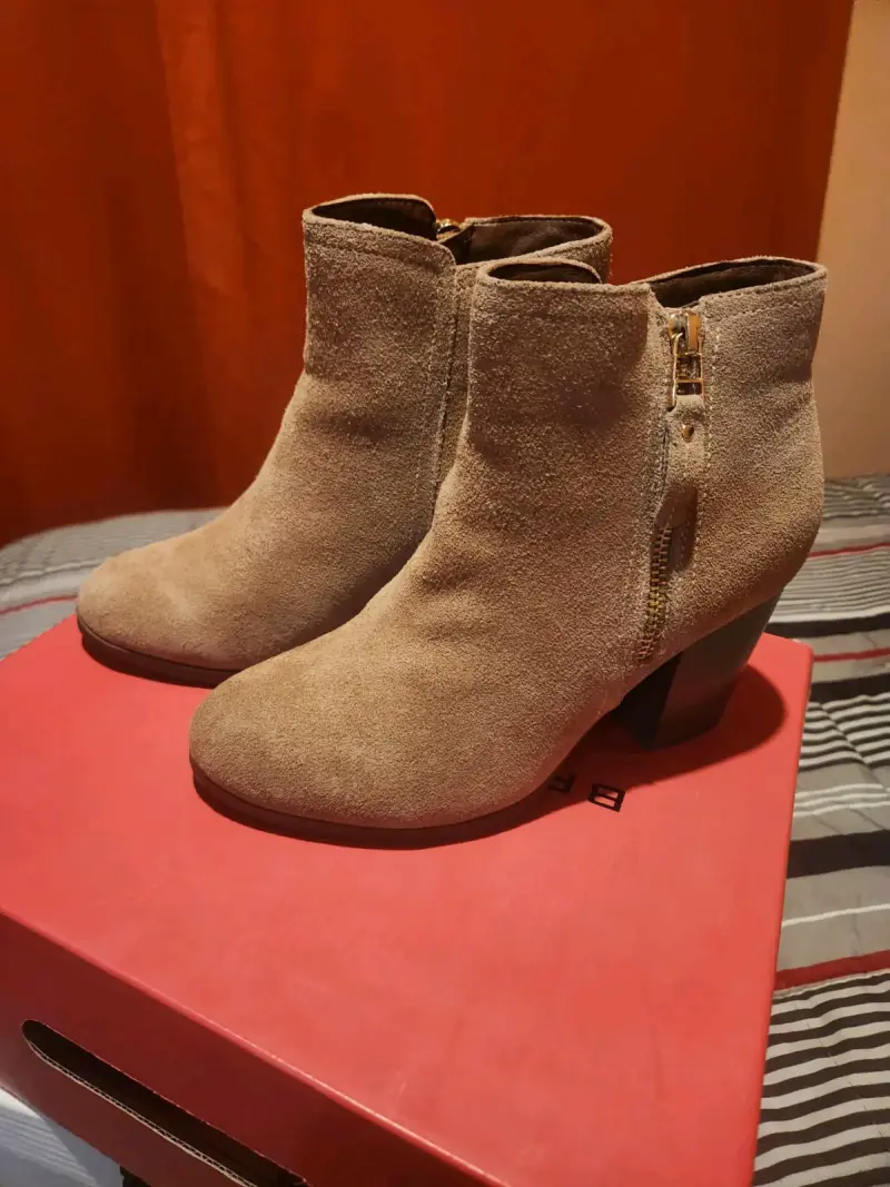 Botines de cuero marrón con tacón alto - 2