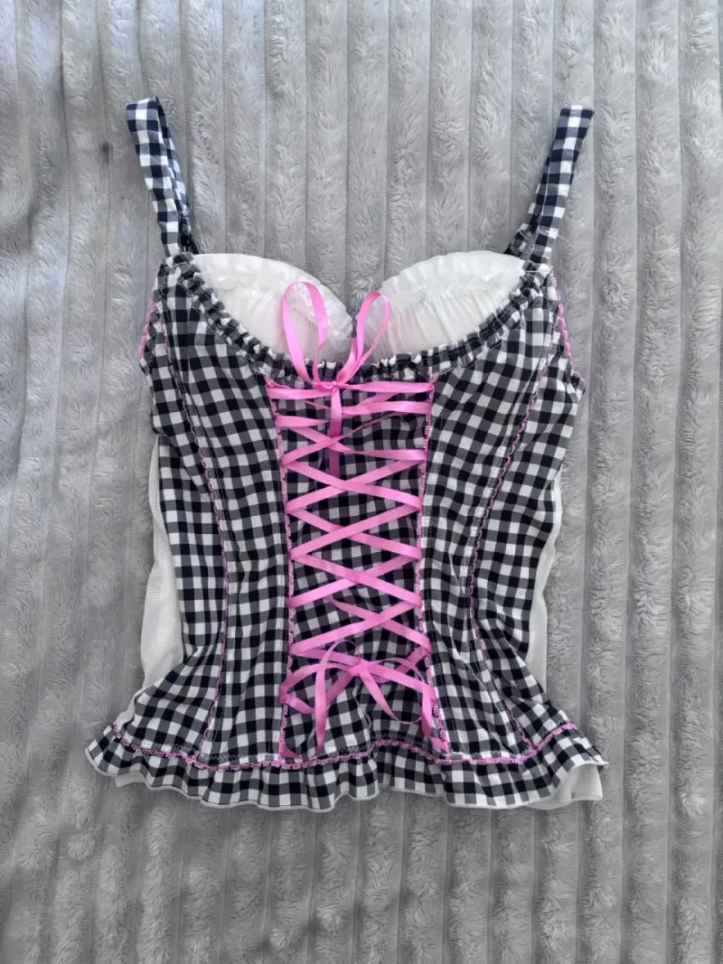 Corset de cuadros con cinta rosa