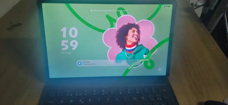Tablet Honor con teclado y lápiz - 4
