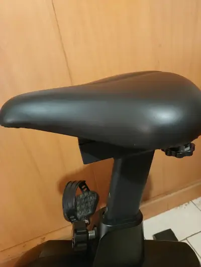 Bicicleta estática Ultimate Fitness con pantalla digital - miniatura 6