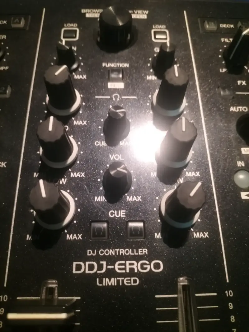 Controlador DJ Pioneer DDJ-ERGO-K con luces LED - 5