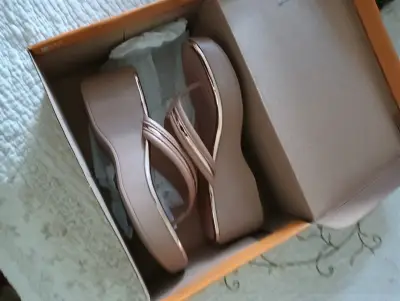 Sandalias plataforma rosadas Beira Rio - miniatura 3