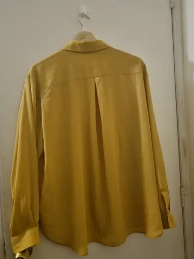 Camisa amarilla de mujer estilo casual - miniatura 2