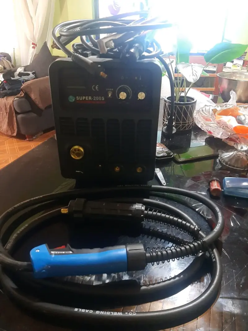 Soldadora Inverter Super-200S con Cables