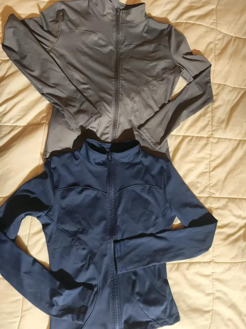 Chaquetas deportivas para mujer en varios colores