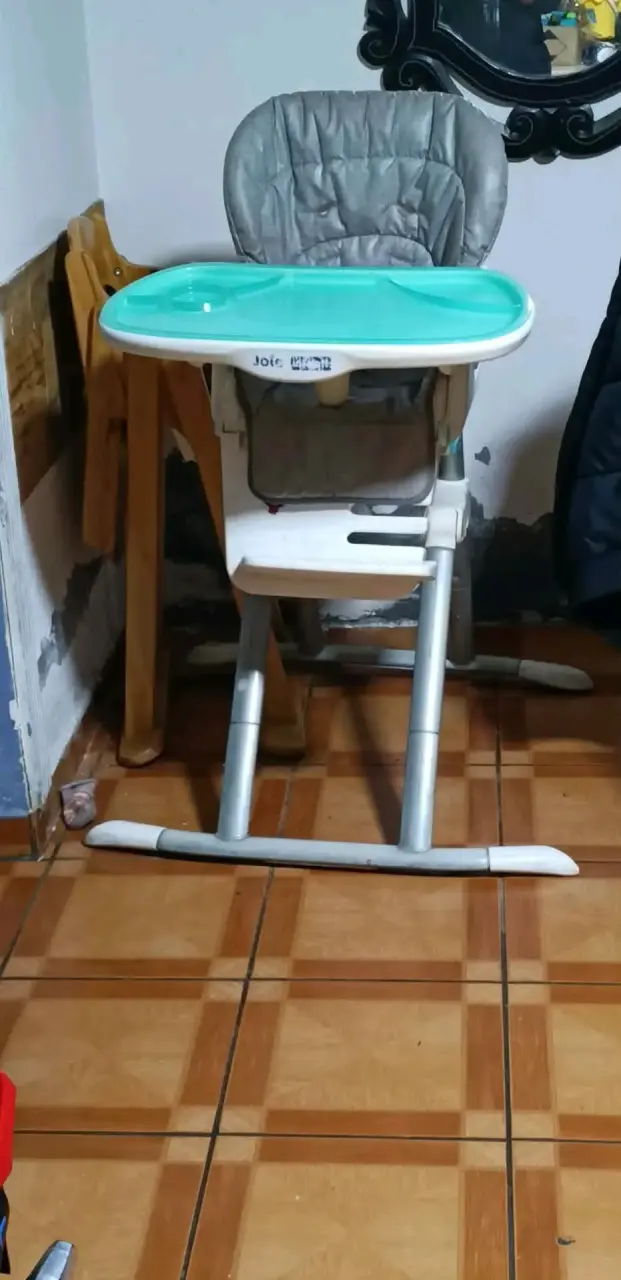 Silla de comer para bebé Joie con bandeja ajustable