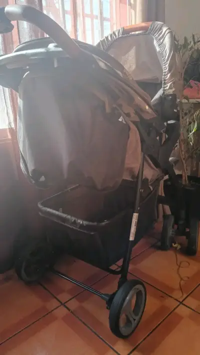 Coche de bebé Infanti gris con canasto - miniatura 3