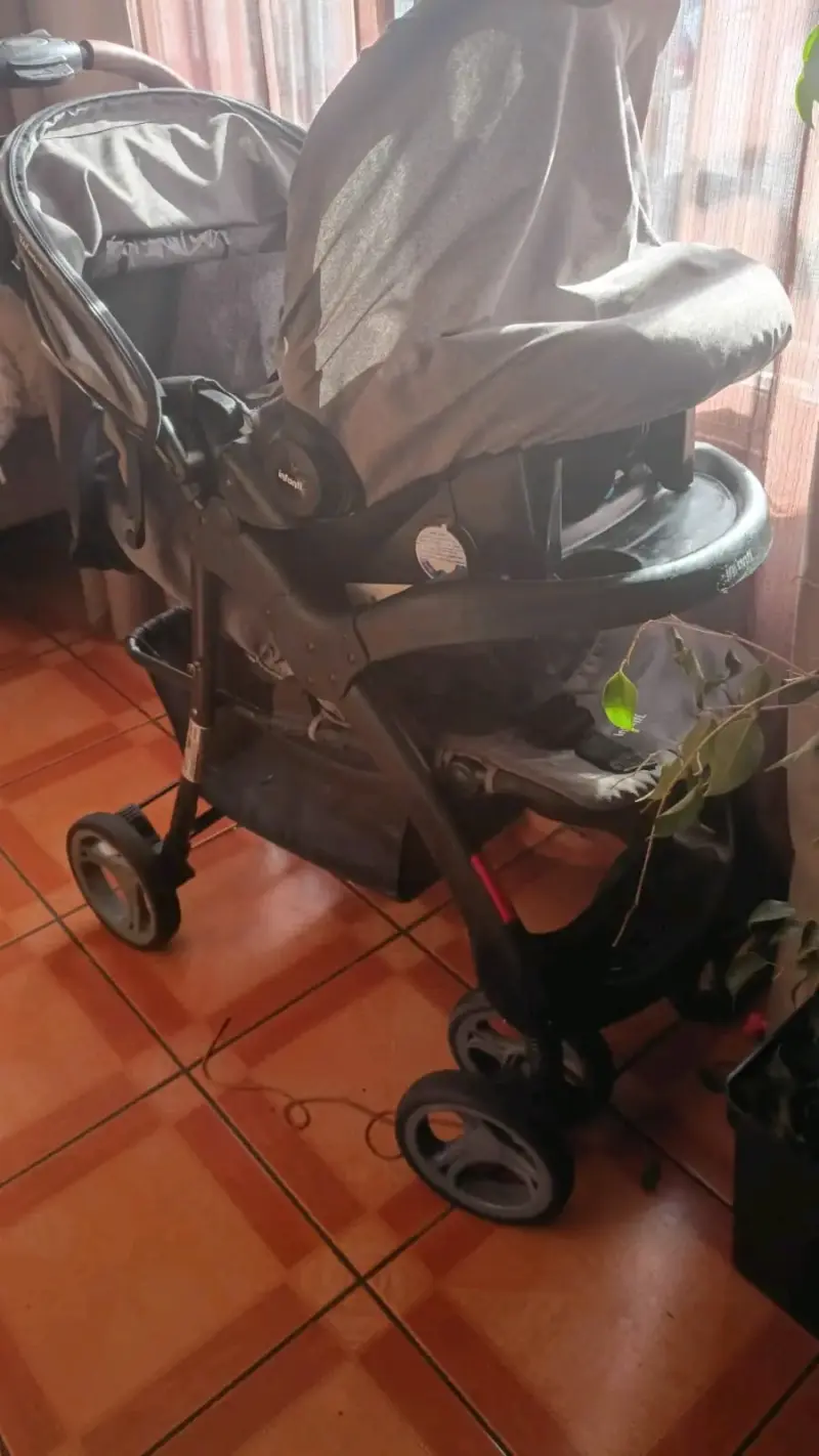 Coche de bebé Infanti gris con canasto - 4