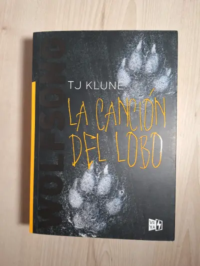 Libro 'La Canción del Lobo' de TJ Klune - miniatura 1