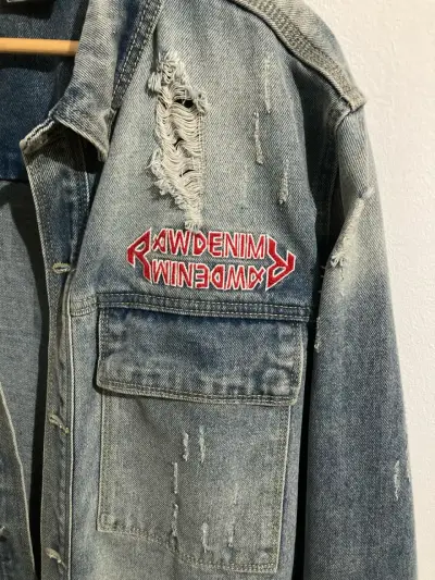 Chaqueta de mezclilla desgastada - miniatura 3