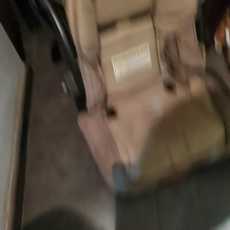 Silla de auto para bebé color beige - 2