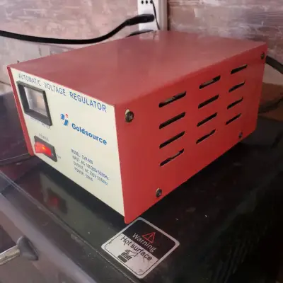 Regulador de Voltaje Automático Goldsource 500VA - miniatura 2
