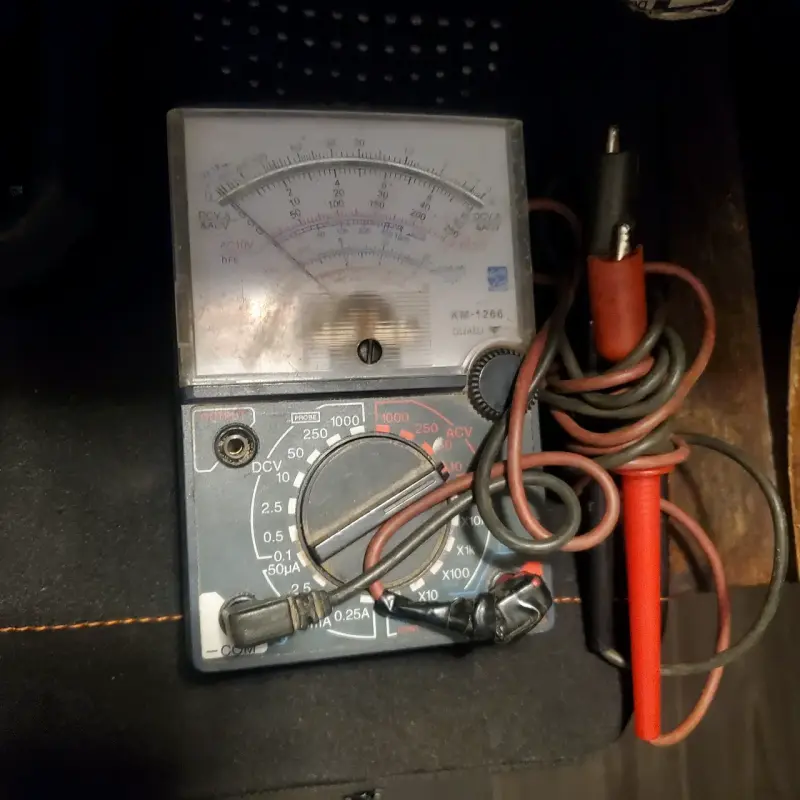 Multímetro analógico KM-1266 con cables - 1